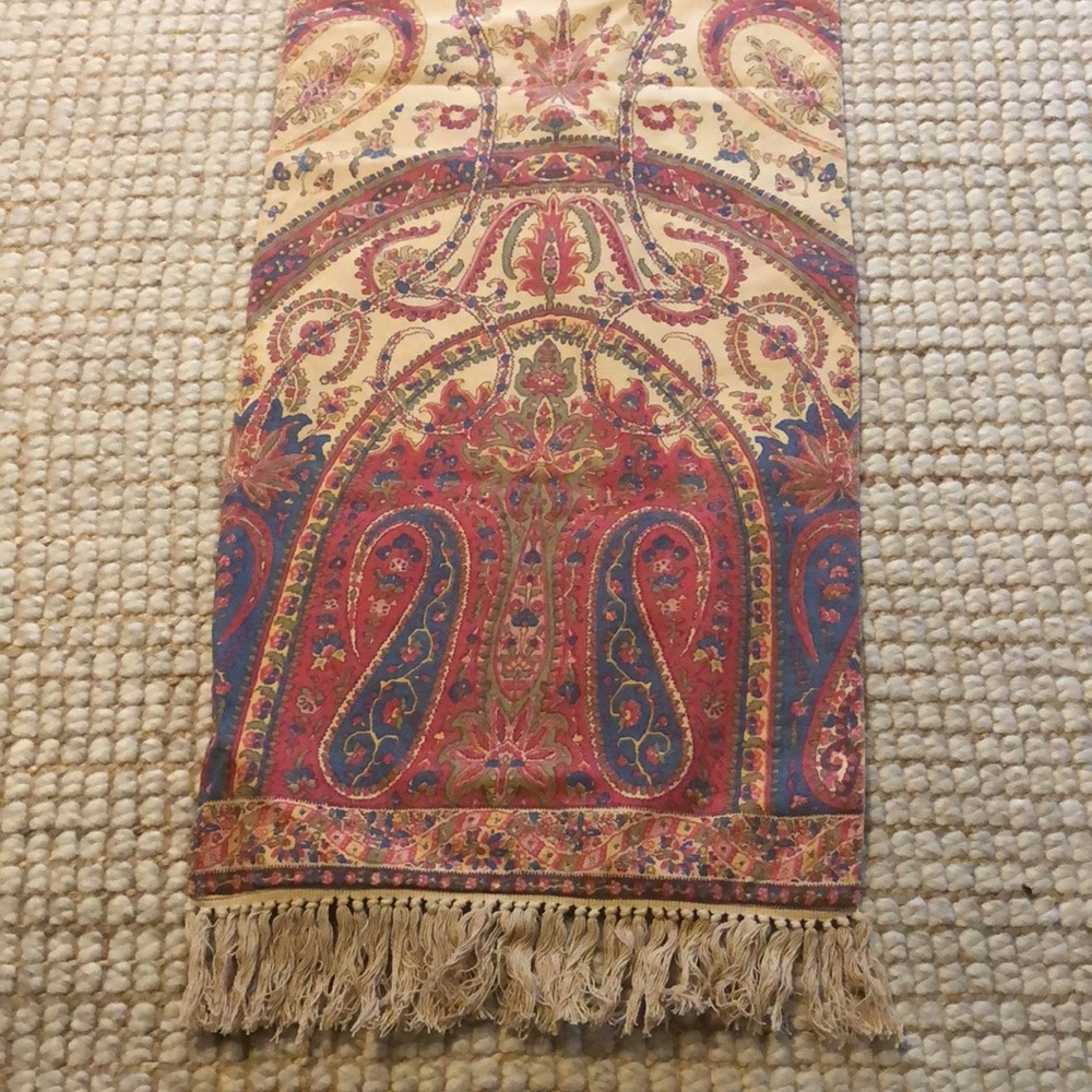 Pottery Barn Table runner - Picture 2 of 13